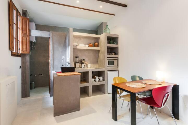 Casita Artista En Bello Edificio Barrio Ruzafa Valenza Esterno foto