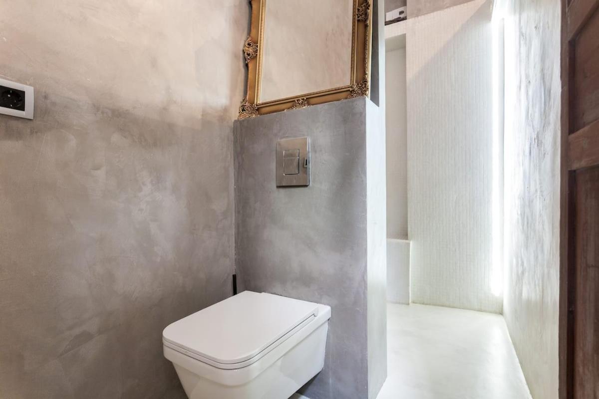 Casita Artista En Bello Edificio Barrio Ruzafa Valenza Esterno foto